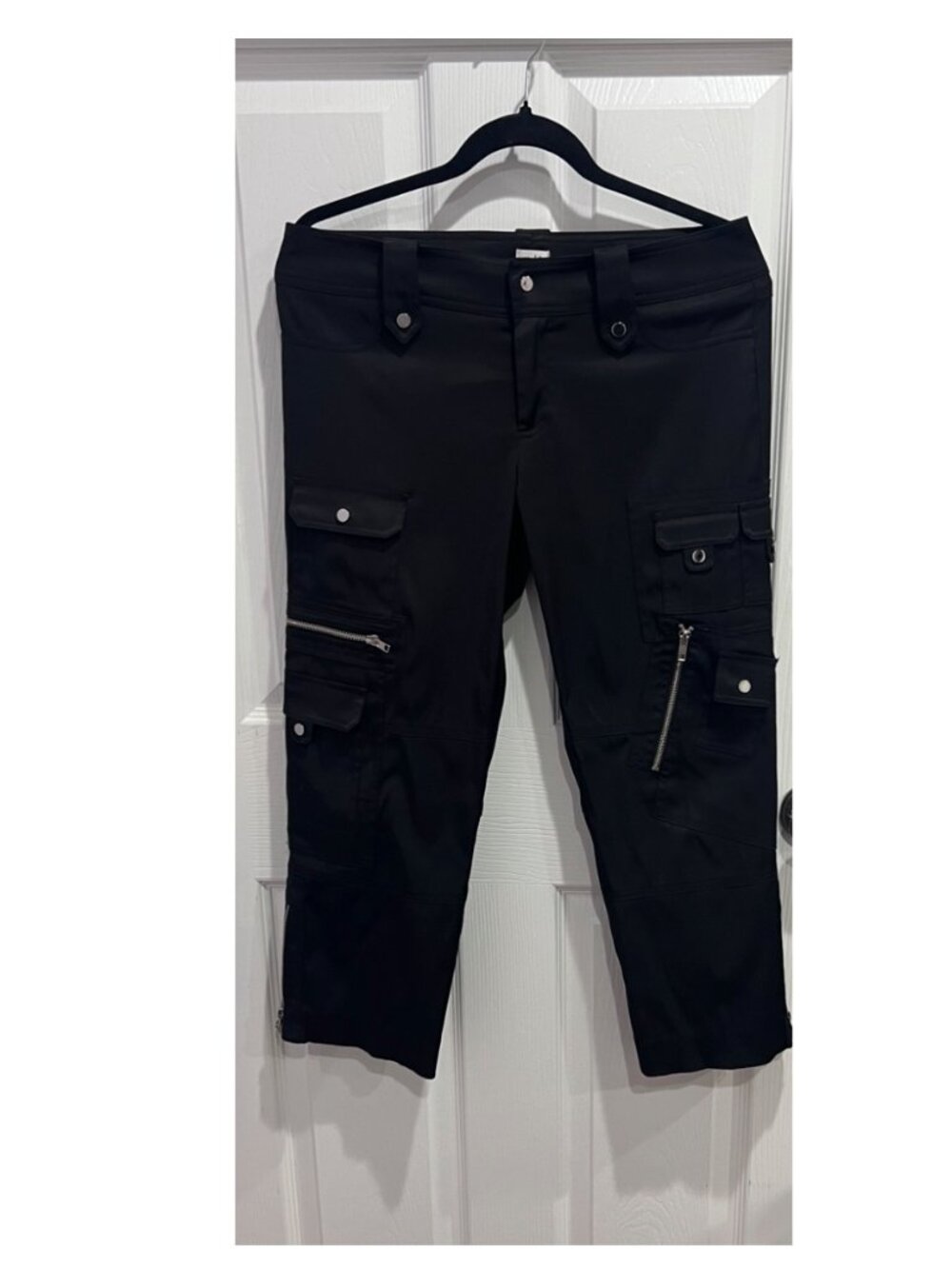 Caché Black Y2K Utility Cargo Capri Pants | Size 6